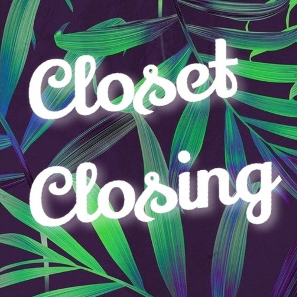 Closet closing tomorrow. Everything $7 and below